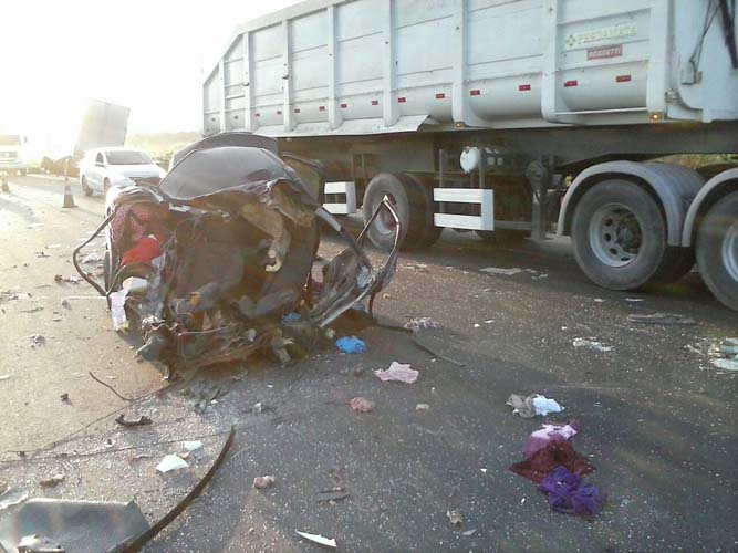 
        
            Acidente mata 4 pessoas na rodovia BR-316
        
    