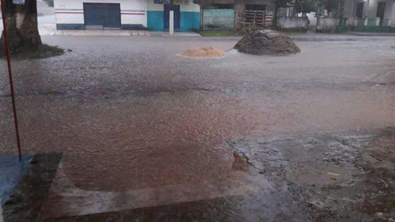 
        
            Forte chuva assusta população de Soure
        
    