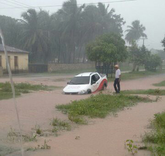 
        
            Forte chuva assusta população de Soure
        
    