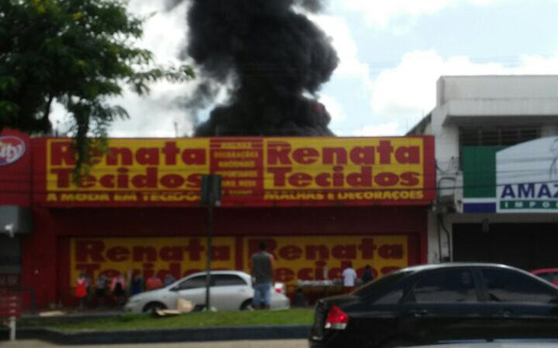 
        
            Veja imagens do incêndio em lojas de Castanhal
        
    