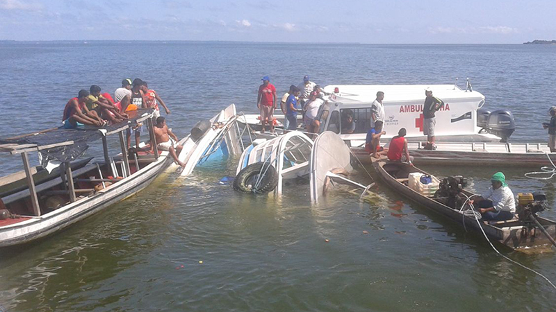 
        
            Embarcação com 70 passageiros naufraga no Pará
        
    
