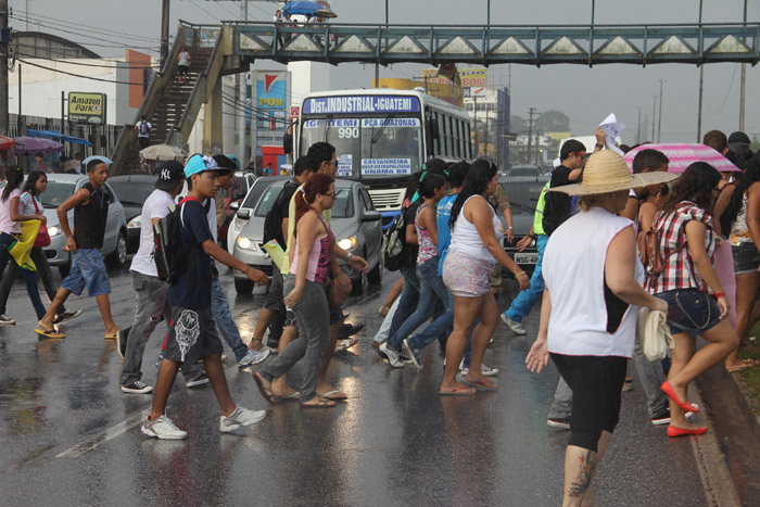 
        
        
            Manifestantes cobram melhorias em Ananindeua
        
    