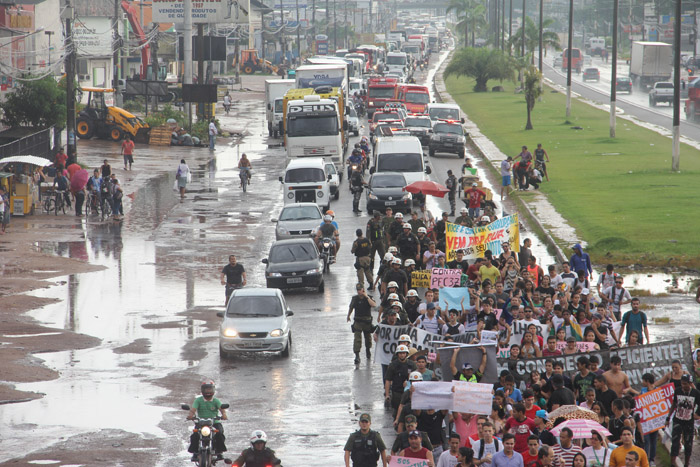 
        
        
            Manifestantes cobram melhorias em Ananindeua
        
    