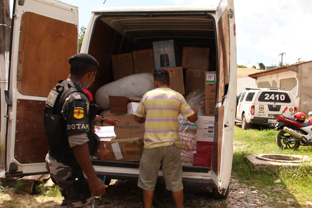 
        
            Produtos roubados são resgatados pela Rotam
        
    