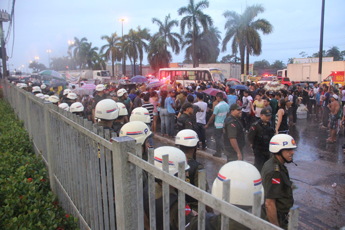 
        
        
            Manifestantes cobram melhorias em Ananindeua
        
    