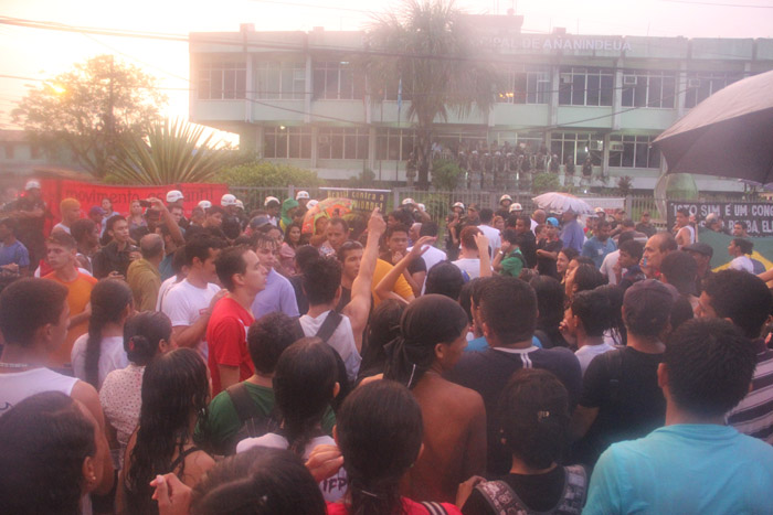 
        
        
            Manifestantes cobram melhorias em Ananindeua
        
    