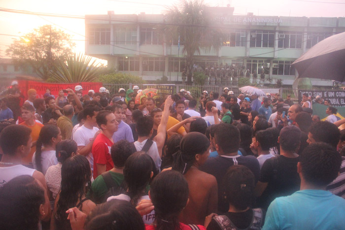 
        
        
            Manifestantes cobram melhorias em Ananindeua
        
    