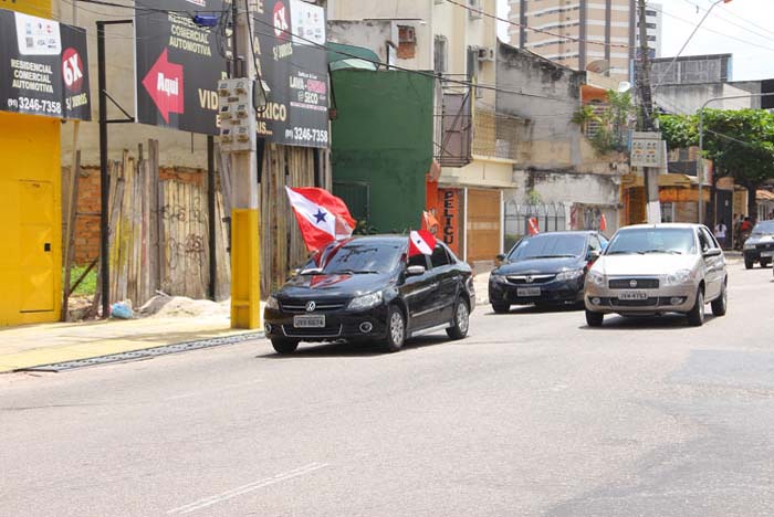 
        
            Carreata contra divisão do Pará percorre as ruas
        
    