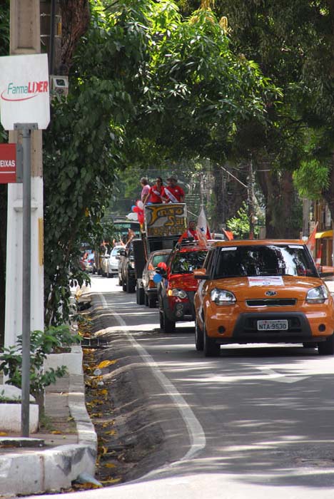 
        
            Carreata contra divisão do Pará percorre as ruas
        
    