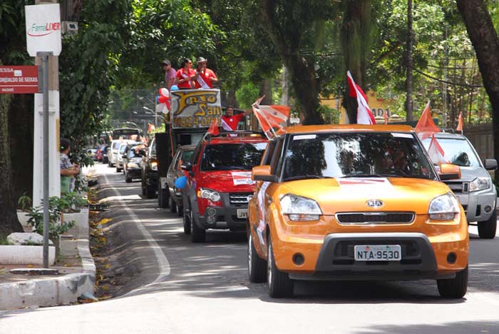 
        
            Carreata contra divisão do Pará percorre as ruas
        
    