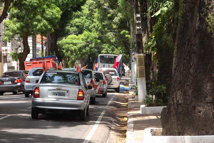 
        
            Carreata contra divisão do Pará percorre as ruas
        
    