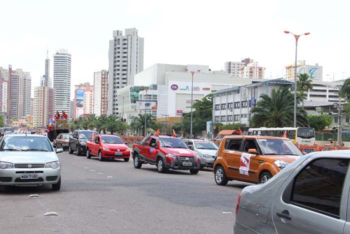 
        
            Carreata contra divisão do Pará percorre as ruas
        
    