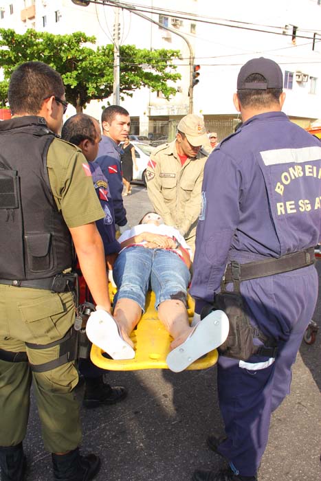 
        
            Acidente deixa 7 feridos e 1 morta no Jurunas
        
    