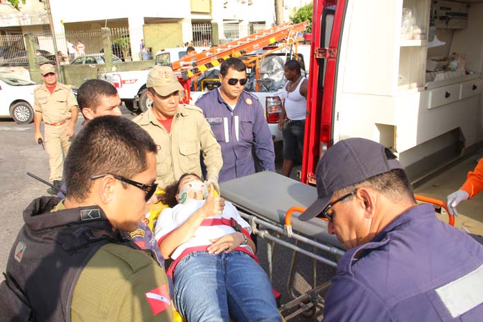 
        
            Acidente deixa 7 feridos e 1 morta no Jurunas
        
    