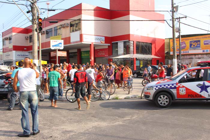
        
            Acidente deixa 7 feridos e 1 morta no Jurunas
        
    