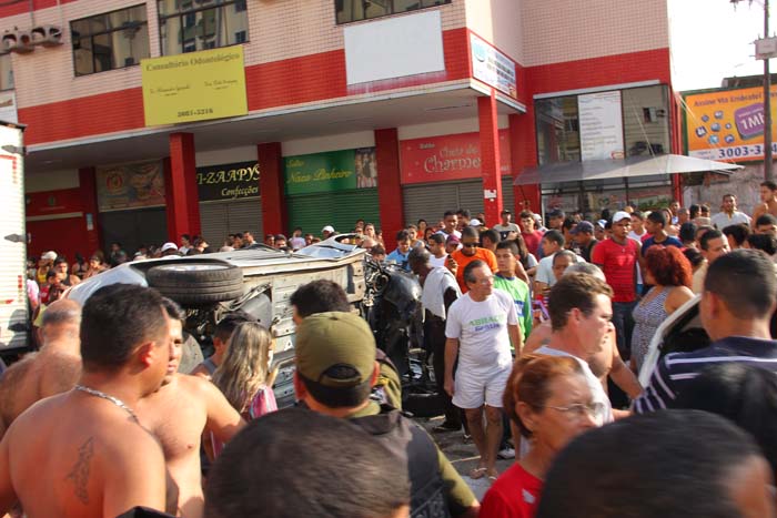 
        
            Acidente deixa 7 feridos e 1 morta no Jurunas
        
    