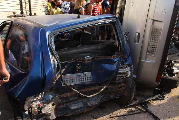 
        
            Acidente deixa 7 feridos e 1 morta no Jurunas
        
    