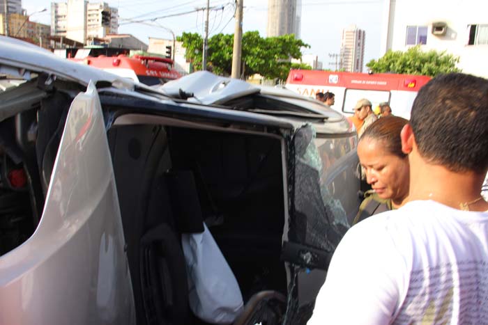 
        
            Acidente deixa 7 feridos e 1 morta no Jurunas
        
    