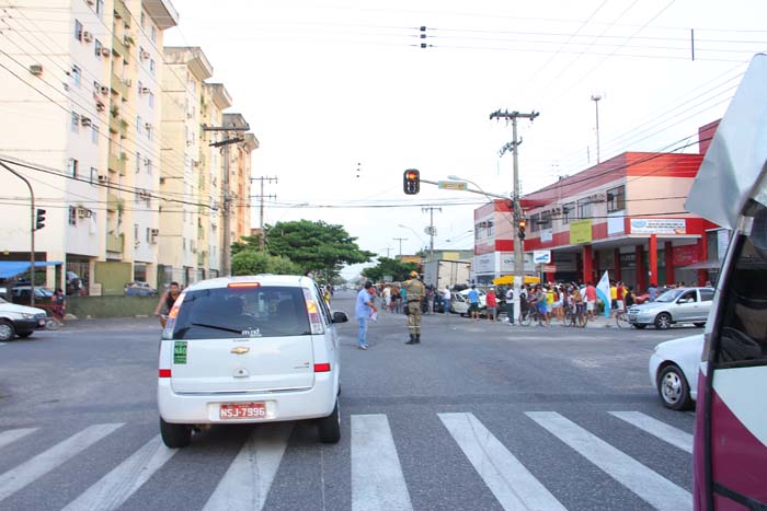 
        
            Acidente deixa 7 feridos e 1 morta no Jurunas
        
    