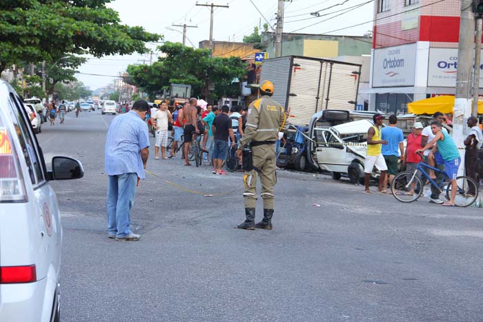 
        
            Acidente deixa 7 feridos e 1 morta no Jurunas
        
    