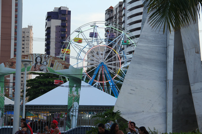 
        
            Manto da Virgem é apresentado ao público 
        
    