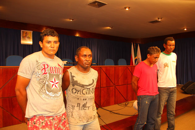 
        
            Assassinos de advogado são apresentados pela PC
        
    