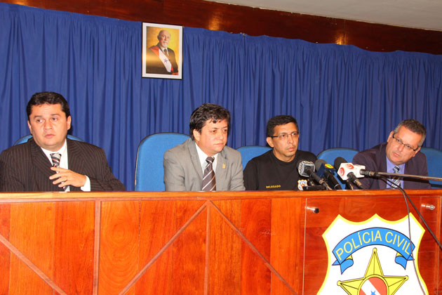 
        
            Assassinos de advogado são apresentados pela PC
        
    