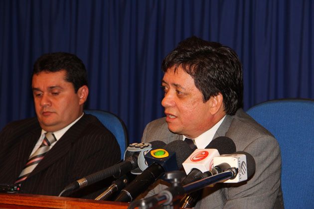 
        
            Assassinos de advogado são apresentados pela PC
        
    