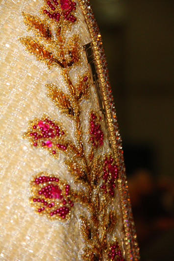 
        
            Manto da Virgem é apresentado ao público 
        
    