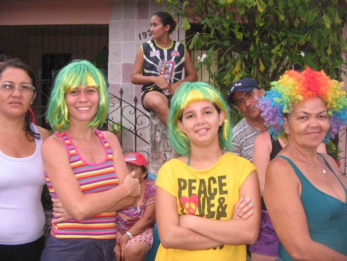 
        
            Homens se vestem de mulher em Curuçá
        
    