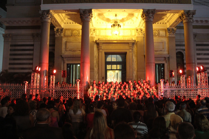 
        
            Arcebispo celebra missa de abertura oficial do Círio
        
    