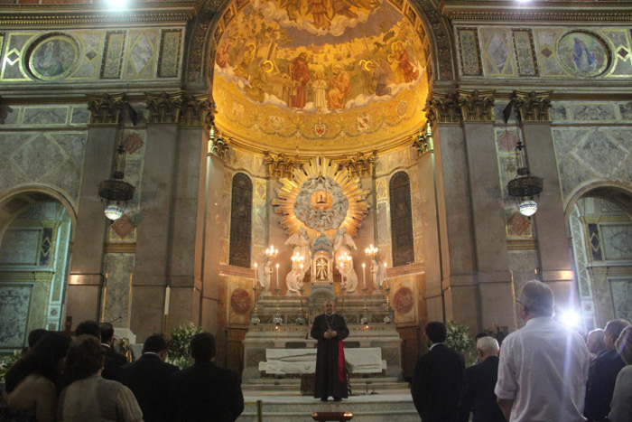 
        
            Arcebispo celebra missa de abertura oficial do Círio
        
    