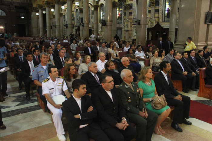
        
            Arcebispo celebra missa de abertura oficial do Círio
        
    