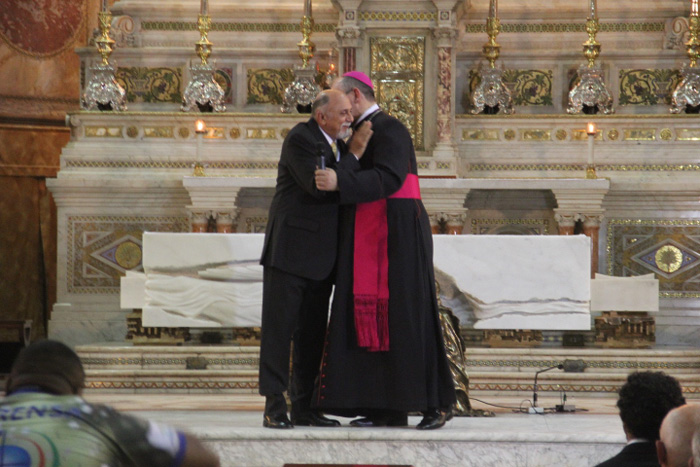
        
            Arcebispo celebra missa de abertura oficial do Círio
        
    