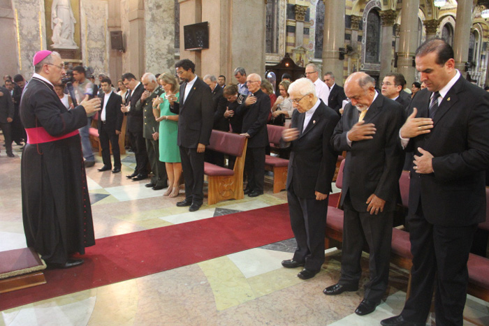 
        
            Arcebispo celebra missa de abertura oficial do Círio
        
    