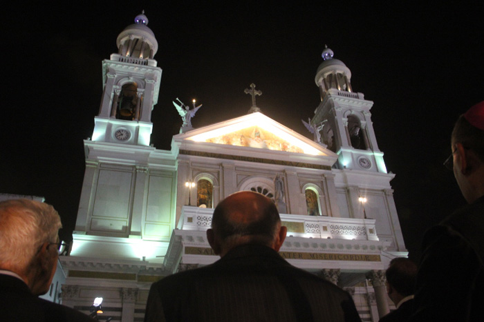 
        
            Arcebispo celebra missa de abertura oficial do Círio
        
    