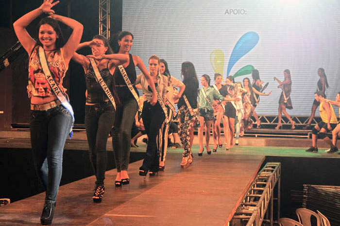 
        
            Candidatas fazem último ensaio para Miss Pará
        
    