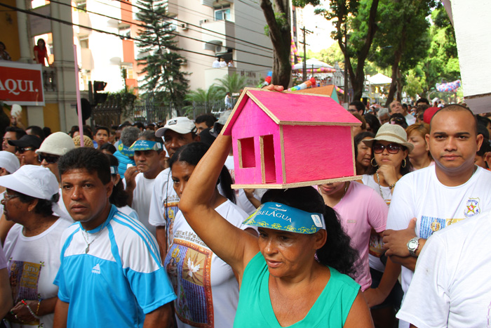 
        
            O sacrifício em nome da gratidão à Santa
        
    