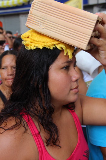 
        
            O sacrifício em nome da gratidão à Santa
        
    