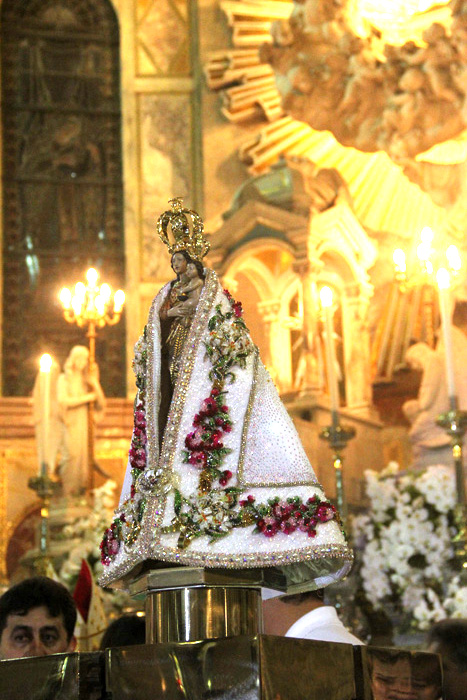 
        
            Manto de Nossa Senhora é apresentado a Belém
        
    