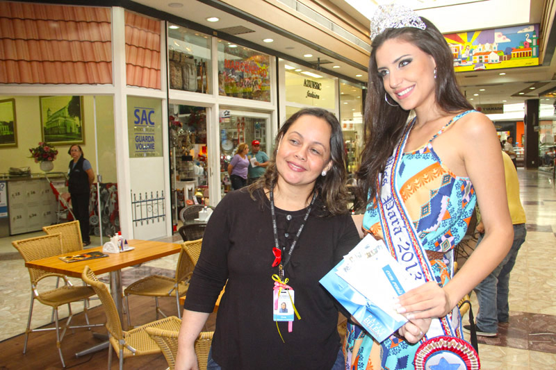 
        
            Miss Pará 2013 visita o Pátio Belém
        
    