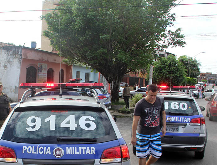 
        
            Assaltantes invadem casa no bairro do Marco
        
    