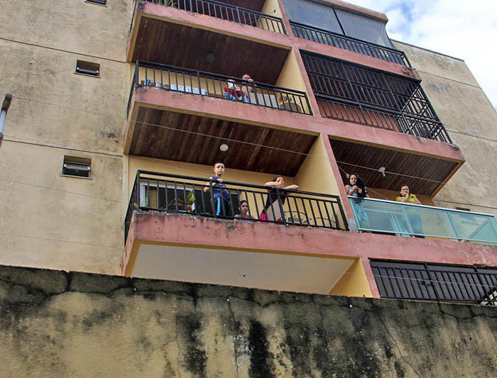 
        
            Assaltantes invadem casa no bairro do Marco
        
    