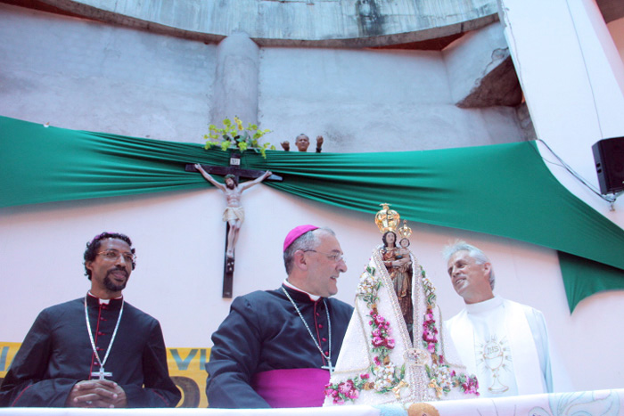 
        
            Traslado levará imagem até Ananindeua
        
    