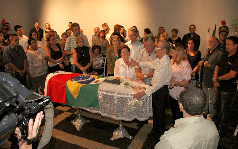 
        
            Corpo de ex-governador Alacid Nunes é velado em Belém
        
    