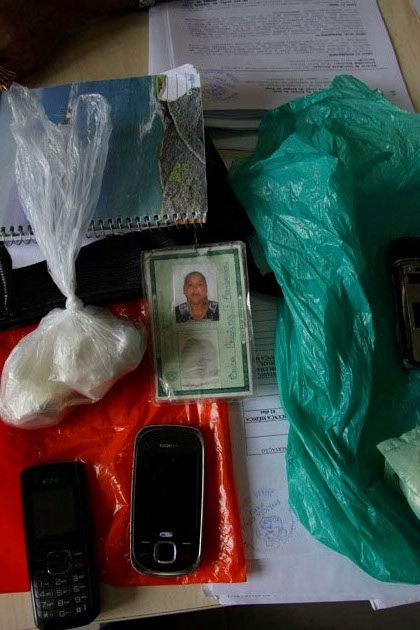
        
            3 traficantes são presos com óxi no Júlia Seffer
        
    