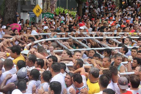 
        
            Círio leva milhões fiéis as ruas de Belém
        
    