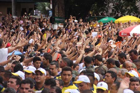 
        
            Círio leva milhões fiéis as ruas de Belém
        
    