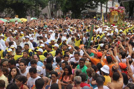 
        
            Círio leva milhões fiéis as ruas de Belém
        
    