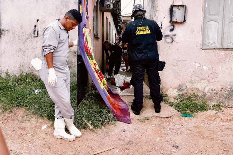 
        
            Jovem é executado na frente da família em Belém
        
    